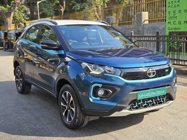 https://images10.gaadi.com/usedcar_image/4561177/original/processed_9721ab529cf594671c581b69d659c47b.jpg?imwidth=6400