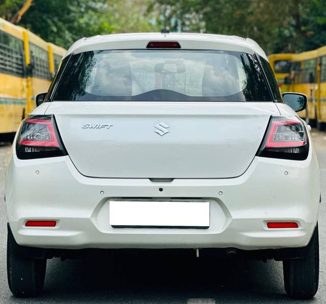 https://images10.gaadi.com/usedcar_image/4561185/original/processed_1cee6241ab586aa2d71ed5857a292708.jpg?imwidth=6402