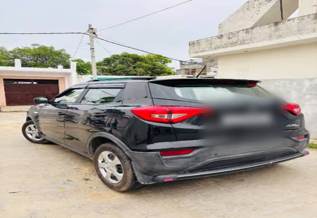 https://images10.gaadi.com/usedcar_image/4561194/original/83e6d8ae-d130-45f6-aa17-9c497c6d2034.?imwidth=6401