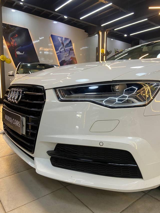 https://images10.gaadi.com/usedcar_image/4561206/original/9f9d83d4cf404aa80d4b0db10f8cea15.jpg?imwidth=6402