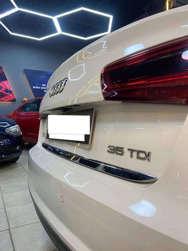 https://images10.gaadi.com/usedcar_image/4561206/original/processed_f49f7802179c5439b3401641cf502df5.jpg?imwidth=6401