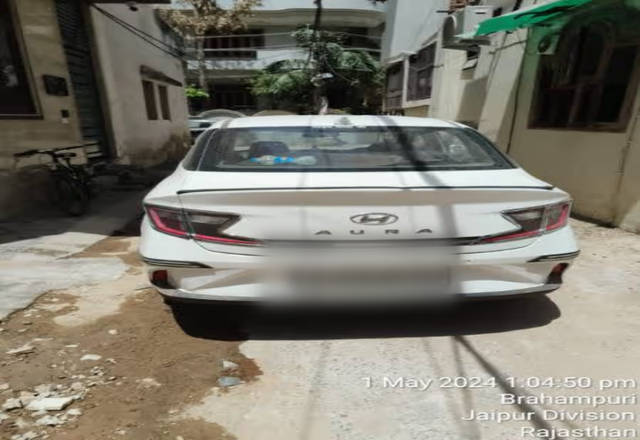 https://images10.gaadi.com/usedcar_image/4561208/original/c8e93ce9-4d97-4235-9e75-1e7b2355417a.?imwidth=6402