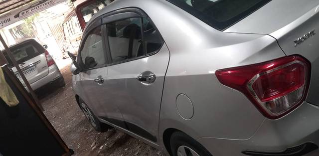 https://images10.gaadi.com/usedcar_image/4561271/original/processed_0686b9735355e208d8968e101e7a9dc3.jpg?imwidth=6401