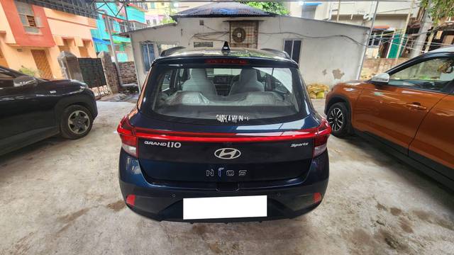 https://images10.gaadi.com/usedcar_image/4561272/original/processed_9195438739a3329b339120318ba2f00e.jpg?imwidth=6401