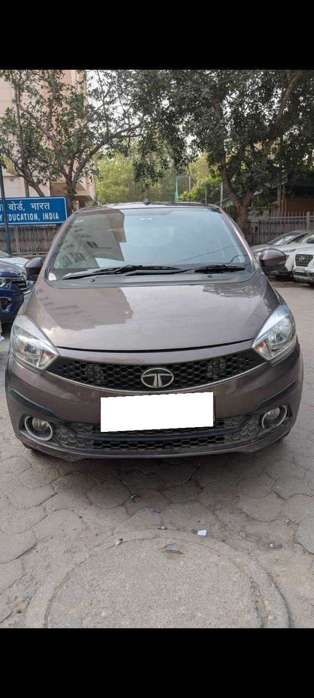 https://images10.gaadi.com/usedcar_image/4561274/original/processed_e1d7aafda5d10094e1bd969b2f4e2c20.jpg?imwidth=6400