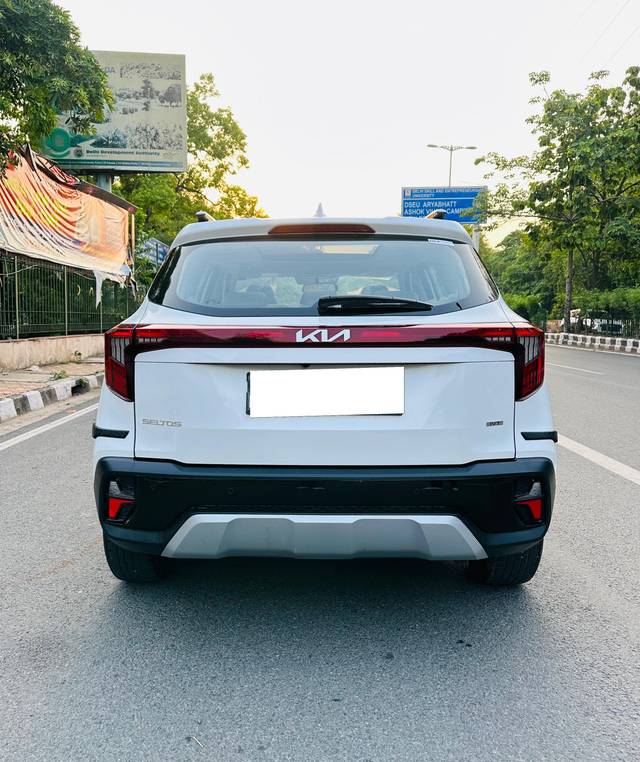 https://images10.gaadi.com/usedcar_image/4561278/original/processed_b38795ae83d21d4c4ec7b6a21760ea7d.jpeg?imwidth=6401