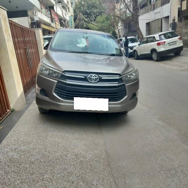https://images10.gaadi.com/usedcar_image/4561284/original/processed_d74d5a87733e886000c7feb2b0ca7328.jpg?imwidth=6402