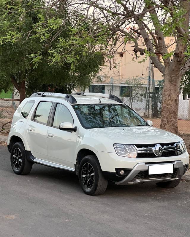 https://images10.gaadi.com/usedcar_image/4561292/original/processed_7a71bf4c-89bb-4e3a-9430-1940551ea350.jpg?imwidth=6400