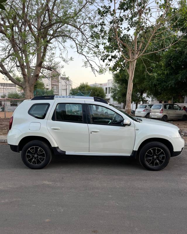 https://images10.gaadi.com/usedcar_image/4561292/original/processed_b58f3a95-881d-4b11-9524-f5a6372cabff.jpg?imwidth=6401