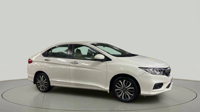 https://images10.gaadi.com/usedcar_image/4561294/original/20a4a69c9aa85fc4145c75a56426b54e.jpg?imwidth=6400