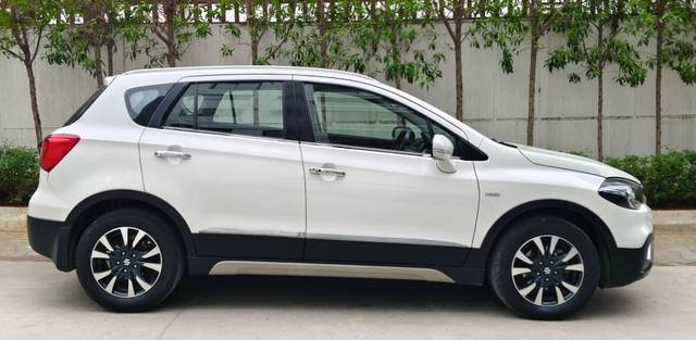 https://images10.gaadi.com/usedcar_image/4561299/original/processed_4820e2ed-5e1c-444d-aa61-15493c838c50.jpg?imwidth=6401