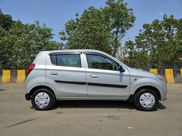 https://images10.gaadi.com/usedcar_image/4561300/original/8b3237dc0cc990b6a51c30ea6a78cb9a.jpg?imwidth=6401