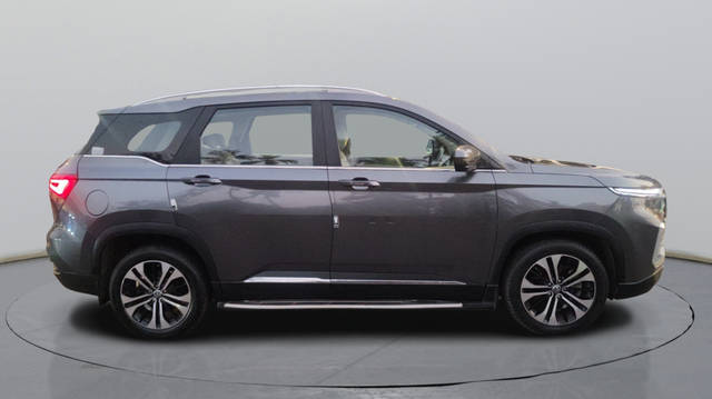 https://images10.gaadi.com/usedcar_image/4561304/original/ef9b0b6a3109646afef4d110fd8700bc.jpg?imwidth=6401