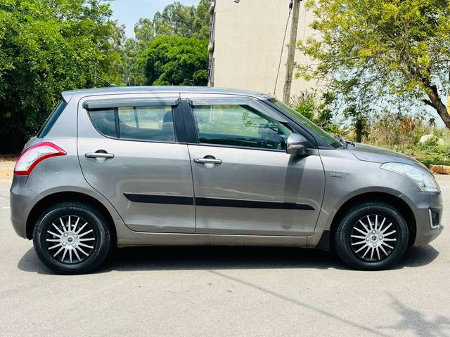 https://images10.gaadi.com/usedcar_image/4561317/original/5bccc7bd7f419d7d0de96b67b8628d2c.jpg?imwidth=6401