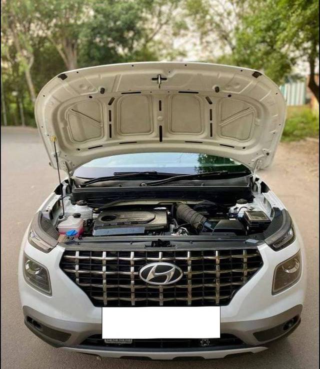 https://images10.gaadi.com/usedcar_image/4561318/original/processed_1e9076c6660680b70aaaf9fcd1a601eb.jpg?imwidth=6401