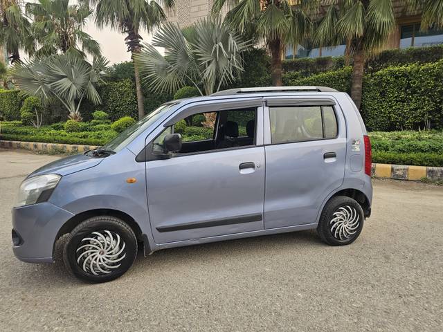 https://images10.gaadi.com/usedcar_image/4561346/original/1b5a44bbb8ddca92b3da4f1f01409b5d.jpg?imwidth=6401