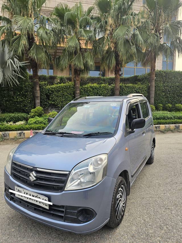 https://images10.gaadi.com/usedcar_image/4561346/original/processed_e4e8c5473eba75a7eba44e8df00b4c18.jpg?imwidth=6400