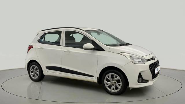 https://images10.gaadi.com/usedcar_image/4561403/original/9cd15d05a7834c0e42d1d457aee177bb.jpg?imwidth=6400