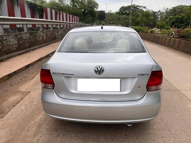 https://images10.gaadi.com/usedcar_image/4561405/original/processed_ab015142f33af1fad69457370afea8e0.jpg?imwidth=6402