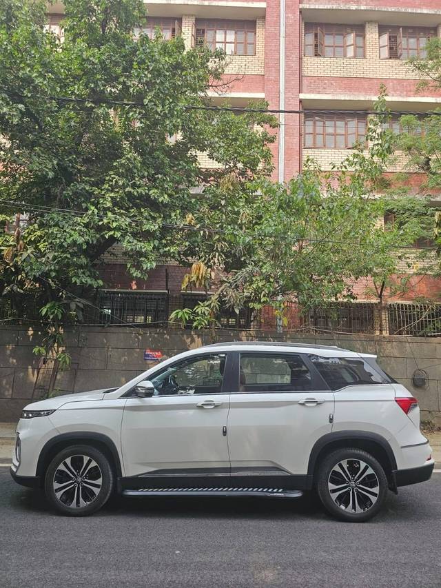 https://images10.gaadi.com/usedcar_image/4561415/original/processed_39a2c6167e55967fcb89b55cd062cce0.jpg?imwidth=6402