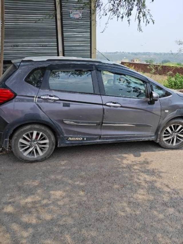 https://images10.gaadi.com/usedcar_image/4561425/original/processed_355afb0e-0db9-4a63-b648-e50682f4b5ee.jpg?imwidth=6400