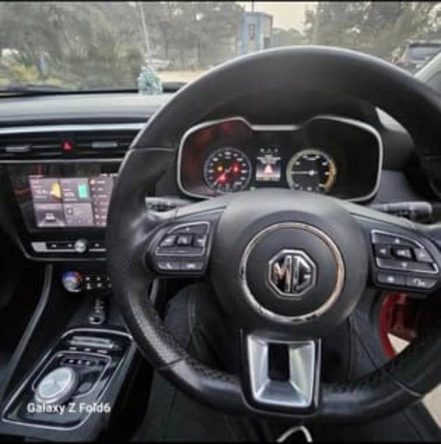 https://images10.gaadi.com/usedcar_image/4561428/original/20654bf60a580bf1129e394a11c4b9a4.jpg?imwidth=6402