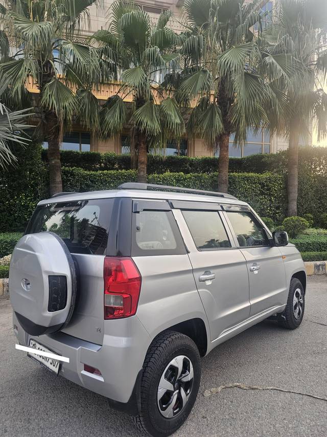 https://images10.gaadi.com/usedcar_image/4561454/original/processed_1a70b74a500f8dfed0809597a1c9bc12.jpg?imwidth=6402