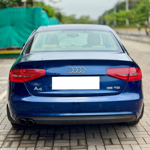 https://images10.gaadi.com/usedcar_image/4561475/original/processed_8aeba48af10de4eff567ec6979de4e87.jpg?imwidth=6402