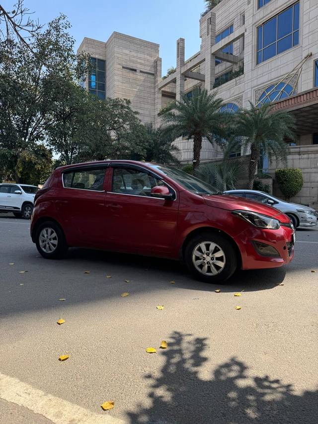https://images10.gaadi.com/usedcar_image/4561477/original/2a0a93d459b767cad827cf40ca2bdee4.jpg?imwidth=6401