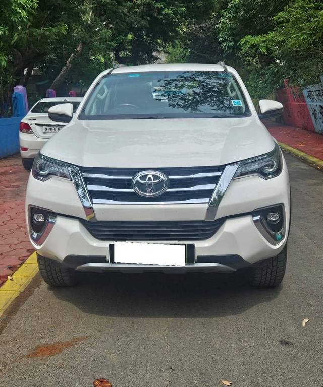 https://images10.gaadi.com/usedcar_image/4561540/original/processed_ab7bafdb7e95c55ba8531f097b0dc293.jpg?imwidth=6400