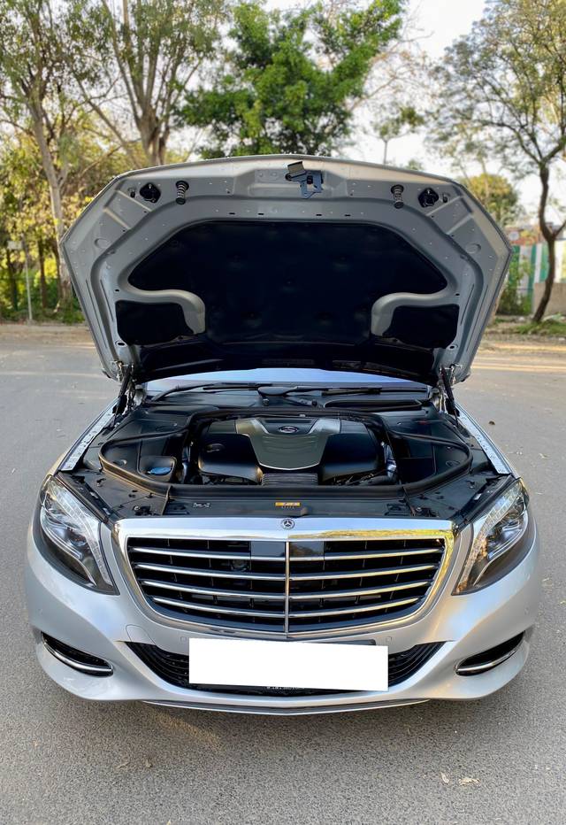 https://images10.gaadi.com/usedcar_image/4561545/original/processed_30bdbb4a73190a186587e7e617f97461.jpg?imwidth=6401