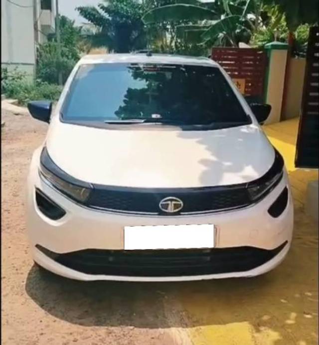 https://images10.gaadi.com/usedcar_image/4561554/original/processed_51d74b21-845f-4d1d-9253-7dbc03ad197b.jpg?imwidth=6400