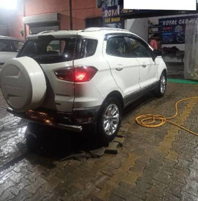 https://images10.gaadi.com/usedcar_image/4561556/original/processed_94c2ac63-cda6-4585-a053-df3118c53461.jpg?imwidth=6401