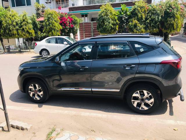 https://images10.gaadi.com/usedcar_image/4561557/original/processed_757b3867-a278-4264-b547-41c9d06f1d07.jpg?imwidth=6402