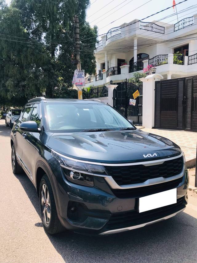 https://images10.gaadi.com/usedcar_image/4561557/original/processed_80fd7a34-2544-4476-a55c-f5c66b87010e.jpg?imwidth=6400