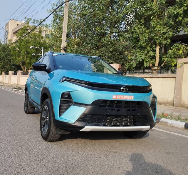 https://images10.gaadi.com/usedcar_image/4561564/original/processed_e3f21896f355da1ffc3503fd63391f53.jpg?imwidth=6400