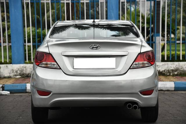 https://images10.gaadi.com/usedcar_image/4561590/original/processed_96c2bce7bf11e8be86d11e4338f92a2d.jpg?imwidth=6402