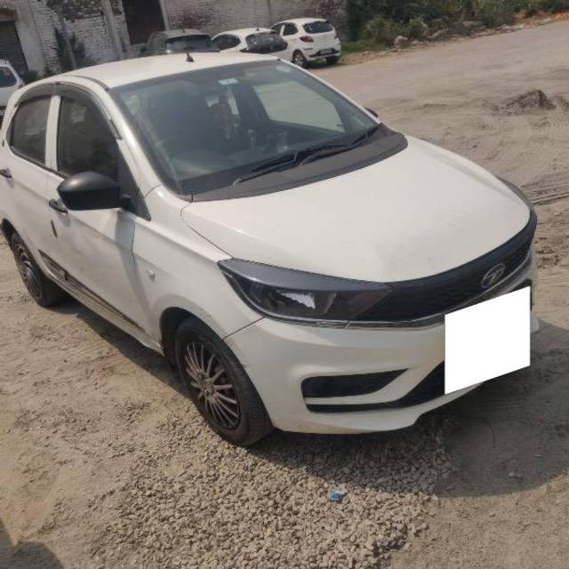 https://images10.gaadi.com/usedcar_image/4561632/original/processed_bc404bfe-0ca6-424e-9fd5-d0b4571eb7c5.jpeg?imwidth=6401