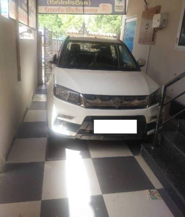 https://images10.gaadi.com/usedcar_image/4561643/original/processed_529e8bc1-a69c-44b8-af08-bd3ae16f6af4.jpg?imwidth=6400