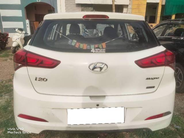 https://images10.gaadi.com/usedcar_image/4561651/original/processed_42fec727-c17f-4bbc-a820-14d94356038d.jpg?imwidth=6402
