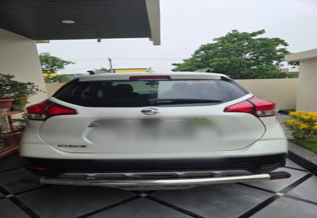 https://images10.gaadi.com/usedcar_image/4561667/original/34950c13-06ff-4224-a2bb-ddb1f57928ec.?imwidth=6402