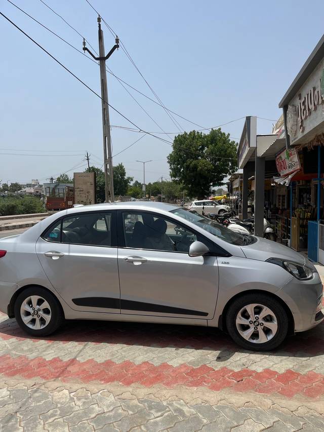https://images10.gaadi.com/usedcar_image/4561704/original/12fe7c8c-bb66-40e6-b65b-cd2a3c218c83.jpg?imwidth=6400
