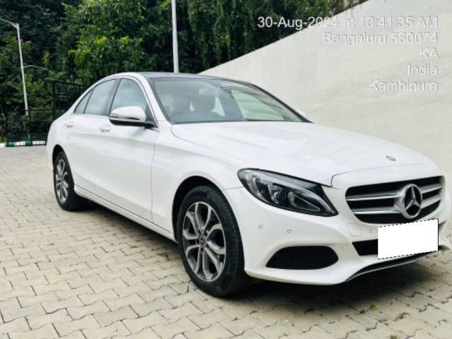 https://images10.gaadi.com/usedcar_image/4561723/original/processed_23052f0c-2984-4290-989c-7da9a1d79a98.jpeg?imwidth=6400