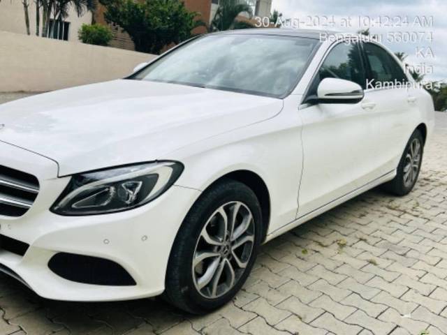 https://images10.gaadi.com/usedcar_image/4561723/original/processed_649dc9f5-7968-4097-93a5-ef5b6e413fcc.jpeg?imwidth=6402