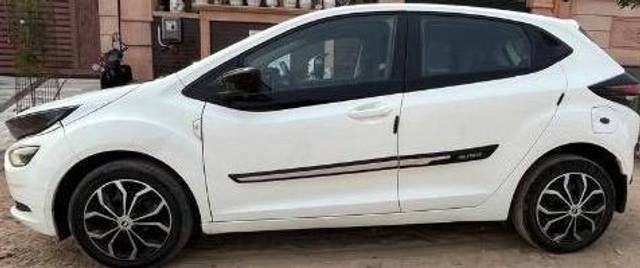 https://images10.gaadi.com/usedcar_image/4561728/original/processed_4fbcf67f-381e-45b2-90dd-20f20f5d376f.jpeg?imwidth=6400