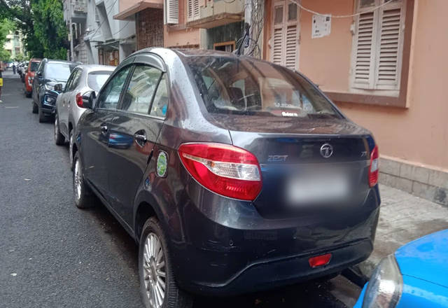 https://images10.gaadi.com/usedcar_image/4561749/original/20b456bd-9361-4f28-8791-1d056fb832ed.?imwidth=6400