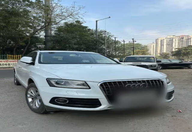 https://images10.gaadi.com/usedcar_image/4561768/original/f48ff391-a444-4b7d-a7ec-5ac919cc509b.?imwidth=6400