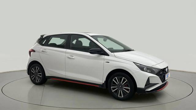 https://images10.gaadi.com/usedcar_image/4561810/original/59db891581ae6d7eb64926f39ed917ff.jpg?imwidth=6400