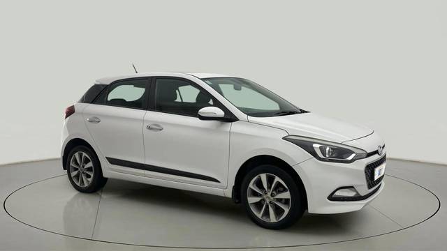 https://images10.gaadi.com/usedcar_image/4561813/original/e5685cfda20184f313b9fe523e4db277.jpg?imwidth=6400