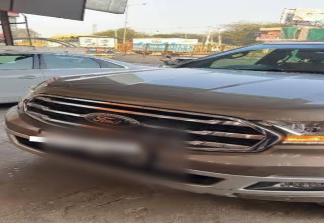 https://images10.gaadi.com/usedcar_image/4561819/original/efc09793-de25-4c16-bc3b-baa70d5366d3.?imwidth=6400